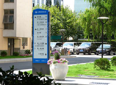 易门哪些因素影响宣传栏的制作？